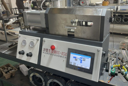 satın al OEM 220V Lab Mikro Çift Vidalı Ekstruder İki Besleme Portu online manufacture